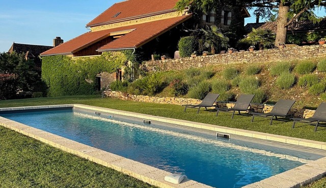 Domaine Avec Hangar à Tabac Idéal Pour Familles et Amis