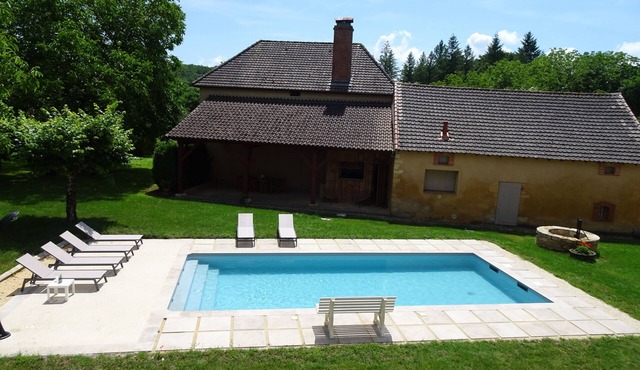 Domaine avec piscine à Milhac