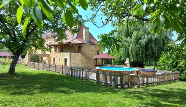 Domaine BENESTER - Gîte La PERIGOURDINE - Black Perigord