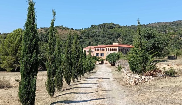 Domaine Camí Romà, between sea and mountains, a haven of peace and nature.