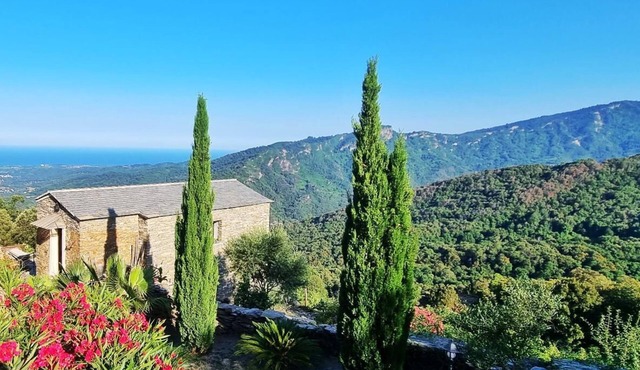 Domaine Colonna-santini. Gite Piscine Hammam Spa