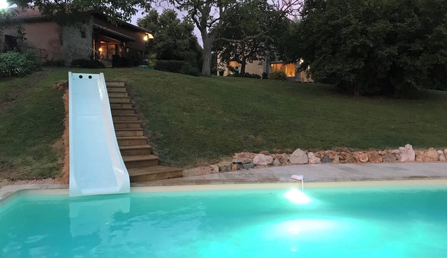 Domaine de 2 Gites, Piscine et Toboggan de 7 Mètres Pour Petits et Grands!
