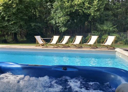 Domaine de Cachaou Logis du Pujeau sauna & spa piscine chauffée