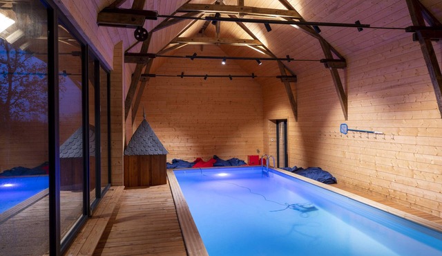 Domaine de Chaillauroy and its indoor swimming pool in the dream barn