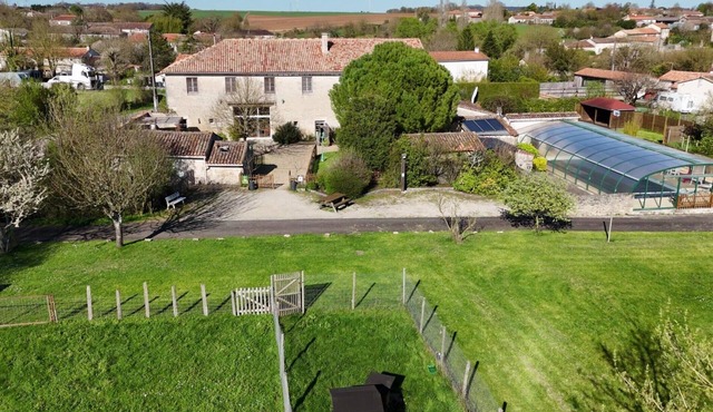 Domaine de Chante-Oiseau – 3 Holiday Homes: La Pie, La Tourterelle & Le Moineau