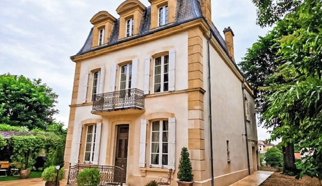 Domaine de Maître in the heart of the Lot with Jacuzzi and heated swimming pool!