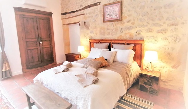 Domaine de Gaïa, Suite Apollon, Swimming pool on 1.5 ha park, near Saint-Emilion.