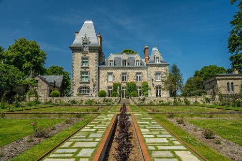 Domaine de Kerrosen à proximité du port de Dinan, sur la Rance
