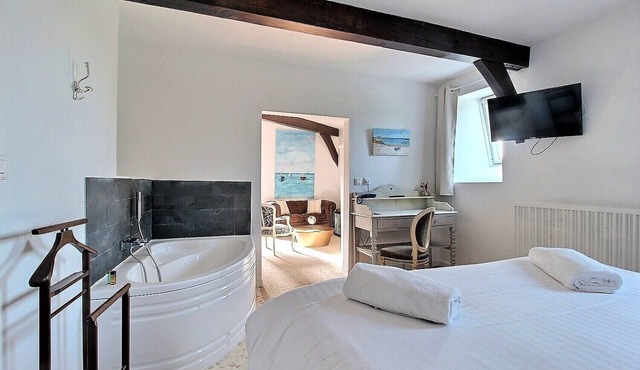 Domaine de La Briandais, a place of electromagnetic sobriety