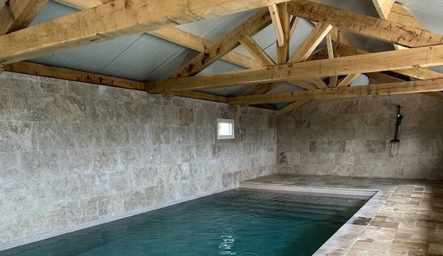 Domaine de la Desirée: 55 beds, parties, heated swimming pool all year round