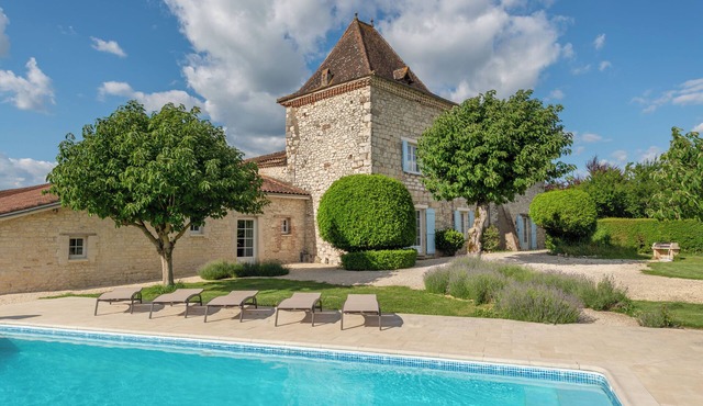 DOMAINE DE LA GRANJA - House of Happiness