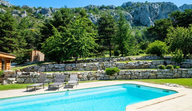 Domaine de la plaine with Pool & Garden