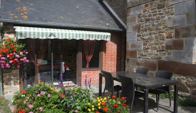 Domaine De La Roche – Guest Room “Chambre Nature” with Shared Terrace and Garden