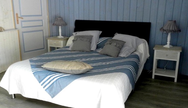 Domaine de La Ville Suzanne - Chambres d'hôtes, Roulottes et Cabanes