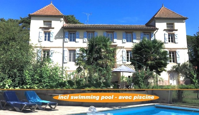 Domaine de Ménerque small castle