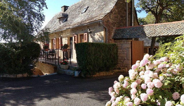 Domaine de Majorac Estaing Aveyron Gîte no. 1 "Le 1765