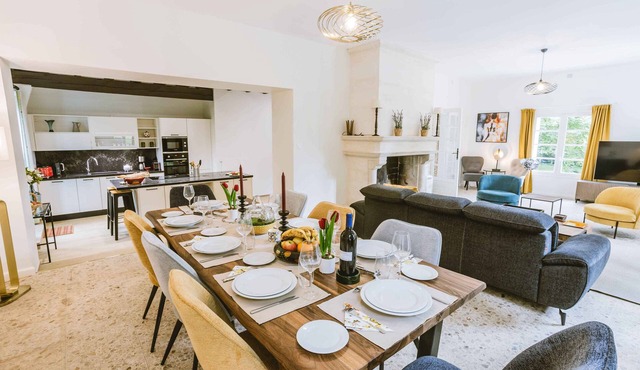 Domaine de Pérenard, a 63 acre estate with a 230m²newly renovated holiday villa.