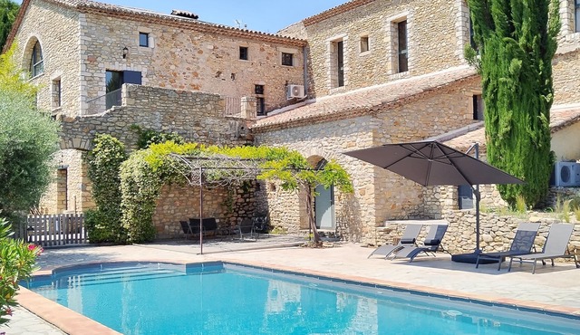 Domaine de Pélipa - Mas surrounded by nature