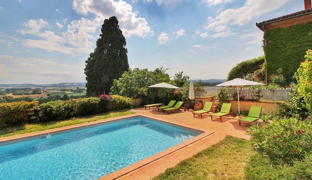 Domaine de Quintalone view of the Pyrenees, south of Toulouse