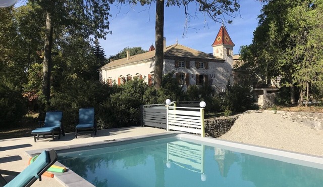 DOMAINE DES CHABRIERS: maison de maitre with swimming pool weekend ANNIVERSARY