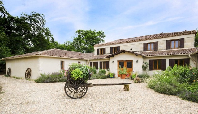 Domaine Des Champs - Eight Bedroom Villa, Sleeps 18