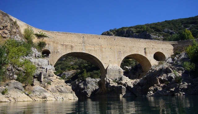 Domaine des Condamines - Gîte Picholine * with swimming pool