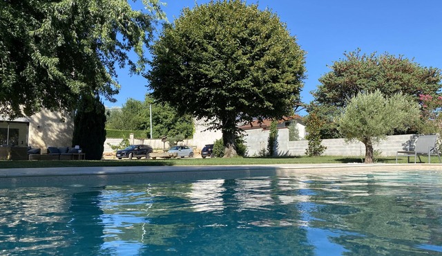 Domaine des Oliviers House with swimming pool
