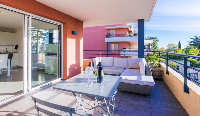 DOMAINE DES ROSES II AP4256 By Riviera Holiday Hom