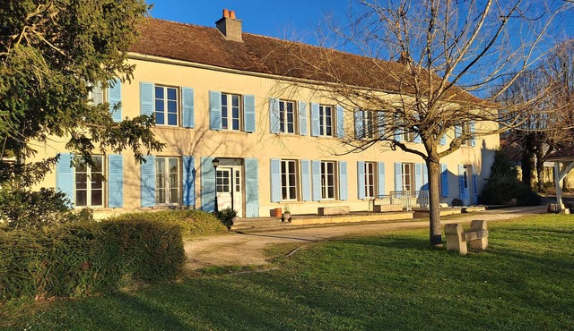 Domaine des Tilleuls - Grand Jardin avec Piscine privée sur le Canal de Bourgogne
