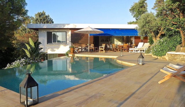 Domaine du Cap Nègre magnificent Le Corbusier-style villa 3' from the sea