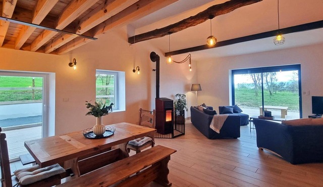 Domaine du Chaffat: Cottage with private pool and wifi, pets allowed, for 12 to 14 guests