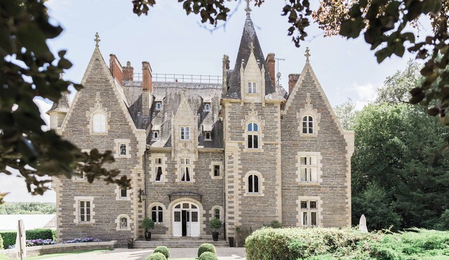 Domaine du Chateau du Val : To receive your family, friends, meetings, etc.