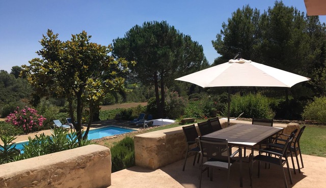 Domaine du Ministre: charming house with peaceful pool between sea and mountains