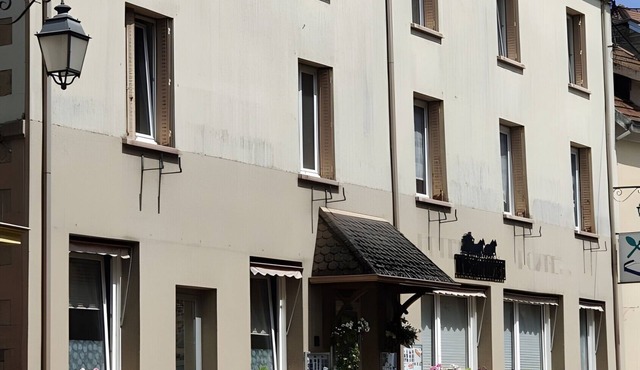 “Domaine du Houx” Room with Shared Terrace, Balcony and Wi-Fi