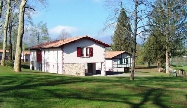 Domaine du Lac d'Harrieta your holiday in Basque Country: 2 to 56