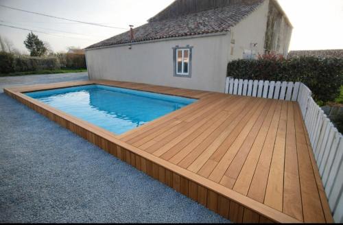Domaine du Marais Corps de Ferme et Piscine