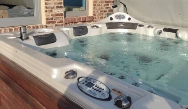 Domaine du Mesnil: sauna, jacuzzi, billiards, darts, swimming pool ideal for friends