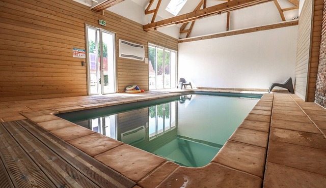 Domaine du Moulinel "la longère" 14 pers indoor pool 7 km from the beach