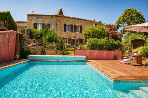 Domaine du Prieuré avec Piscine Ancien Couvent & Presbytère
