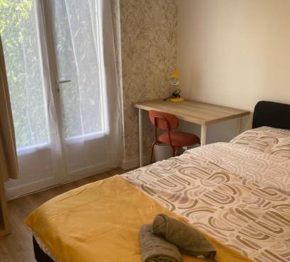 Domaine familial- 3 logements privatifs- 13 pers- Jardin et parking gratuit