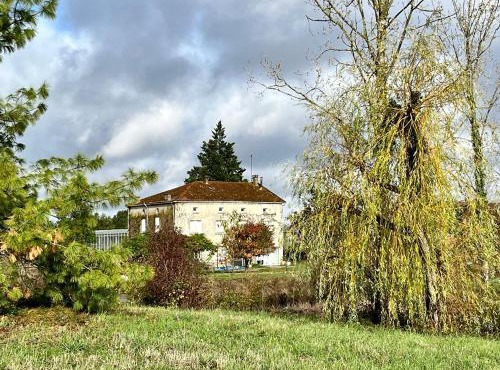 Domaine familial, Nature et Piscine