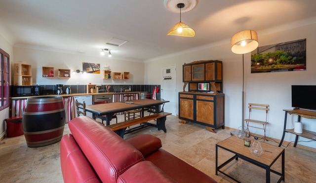 Domaine Fouet - A 100m du Domaine, visite de cave et dégustation gratuite