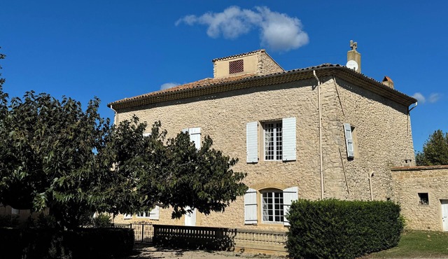 Domaine Régine, 15th century country house for 10 people in the heart of Provence