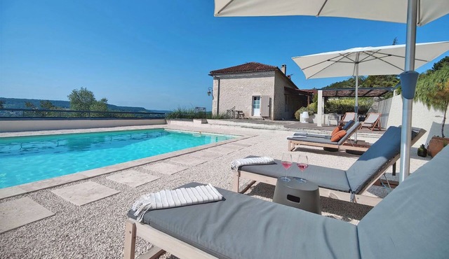 Domaine Lapèze, hilltop house in the Lot with stunning views, walk to Montcuq.n