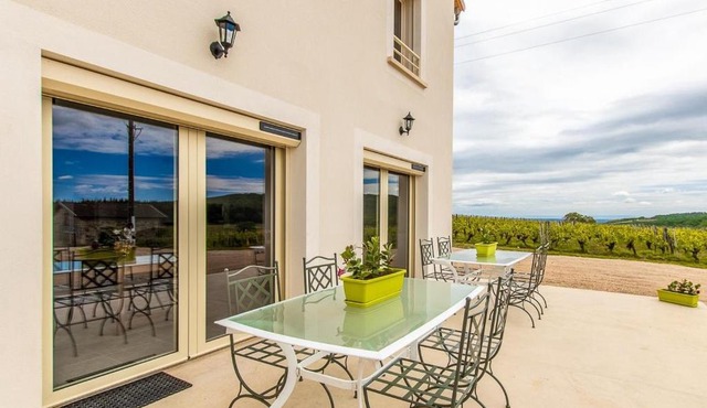 Domaine Joseph LAFARGE Wine Resort WineMaker House La maison du Négociant