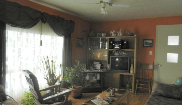 Domaine Joseph Ross Bed and Breakfast