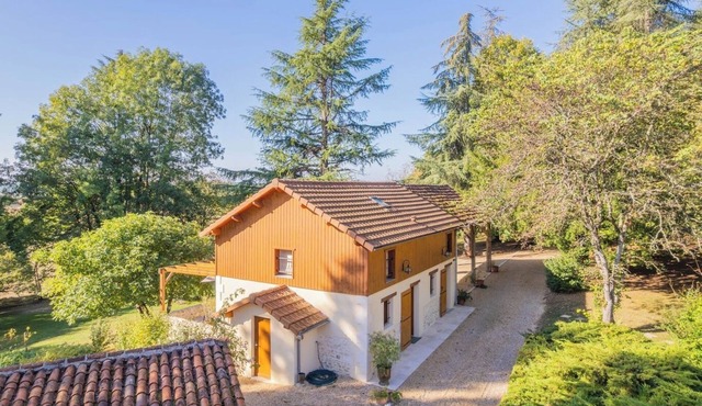 Domaine Le Petit Garem located in the green heart of the Dordogne region