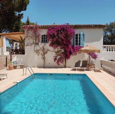 Domaine l'Oiseau Bleu, 800 m from the Beach in Sainte-Maxime