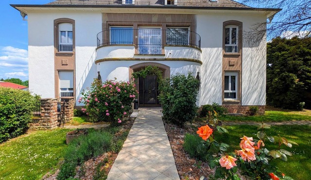 Domaine La Rosière - Villa for 50 people Indoor swimming pool, Tennis court, Cinema, etc.