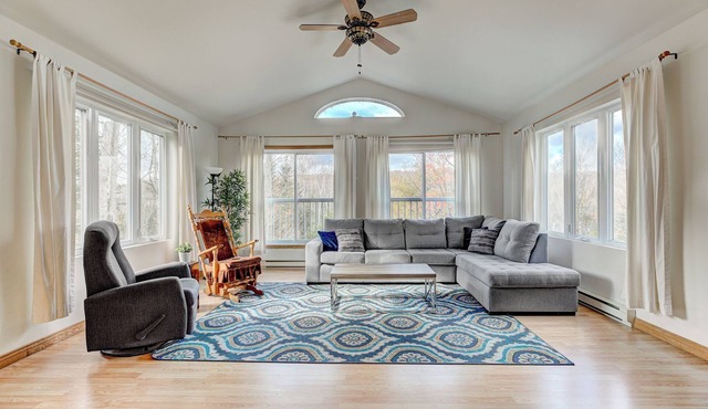 Domaine la Source du coeur - vacation home on Lac Beaulne, Chertsey